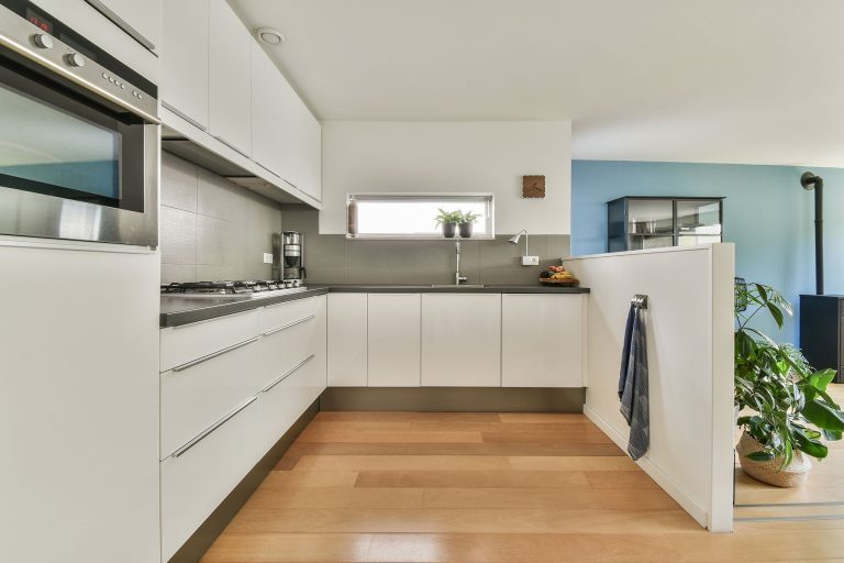 imgi_12_spacious-kitchen-and-living-room-2022-11-09-22-40-02-utc